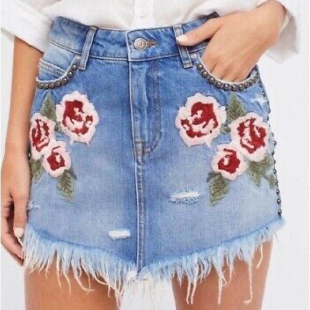 Free People Wild Rose denim embroidered jean skirt Size 27